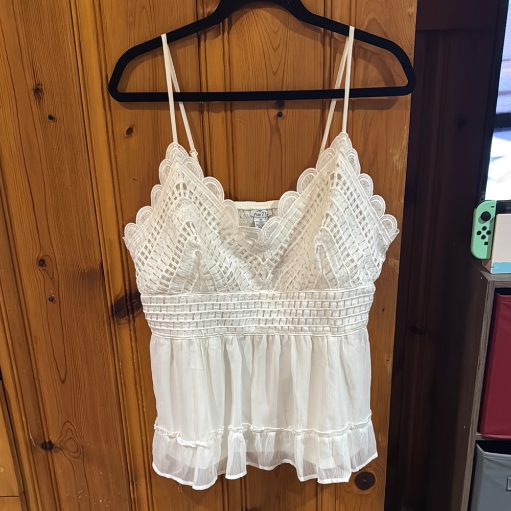 Elegant White Lace Trimmed Women's Top